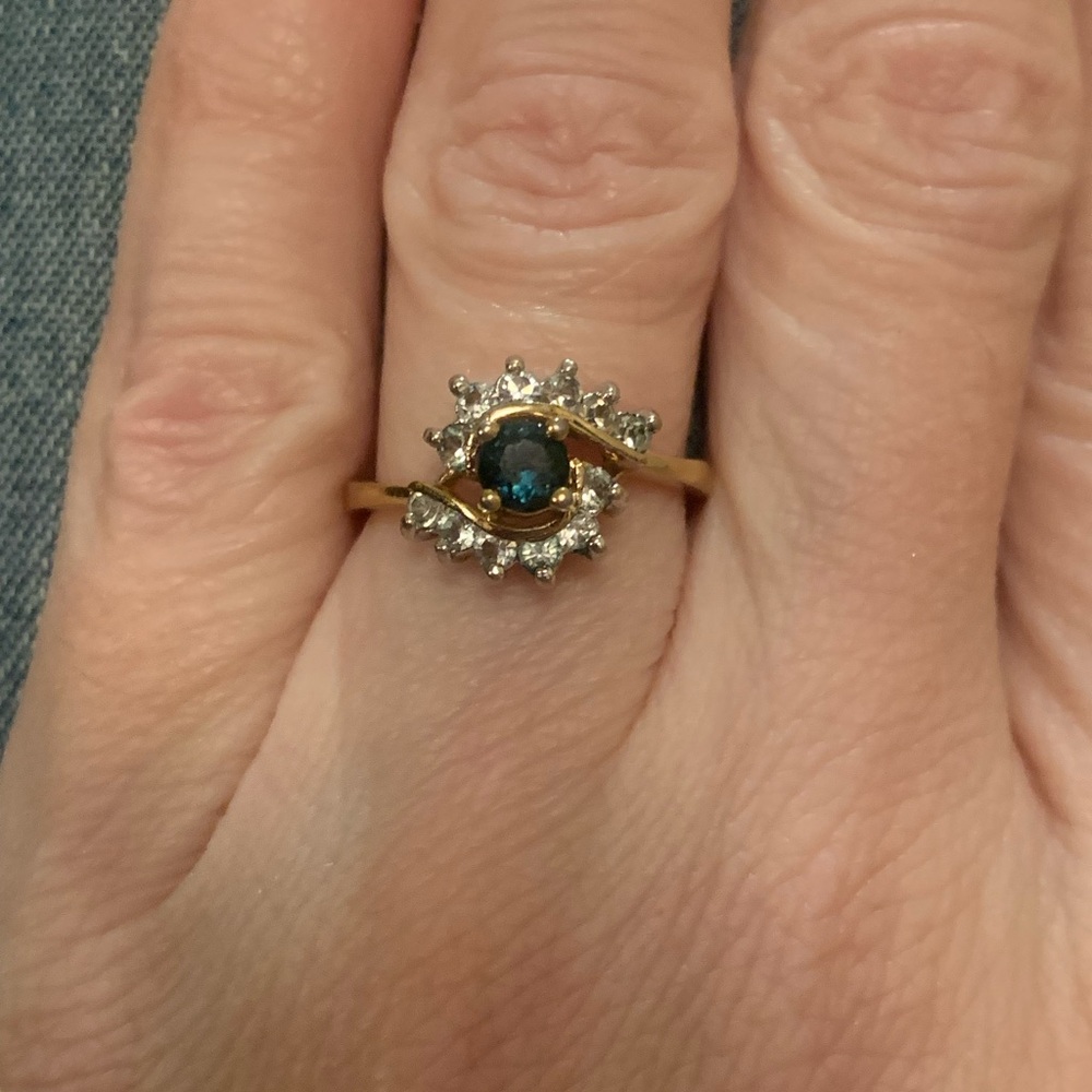 Indicolite tourmaline and white sapphire size 6